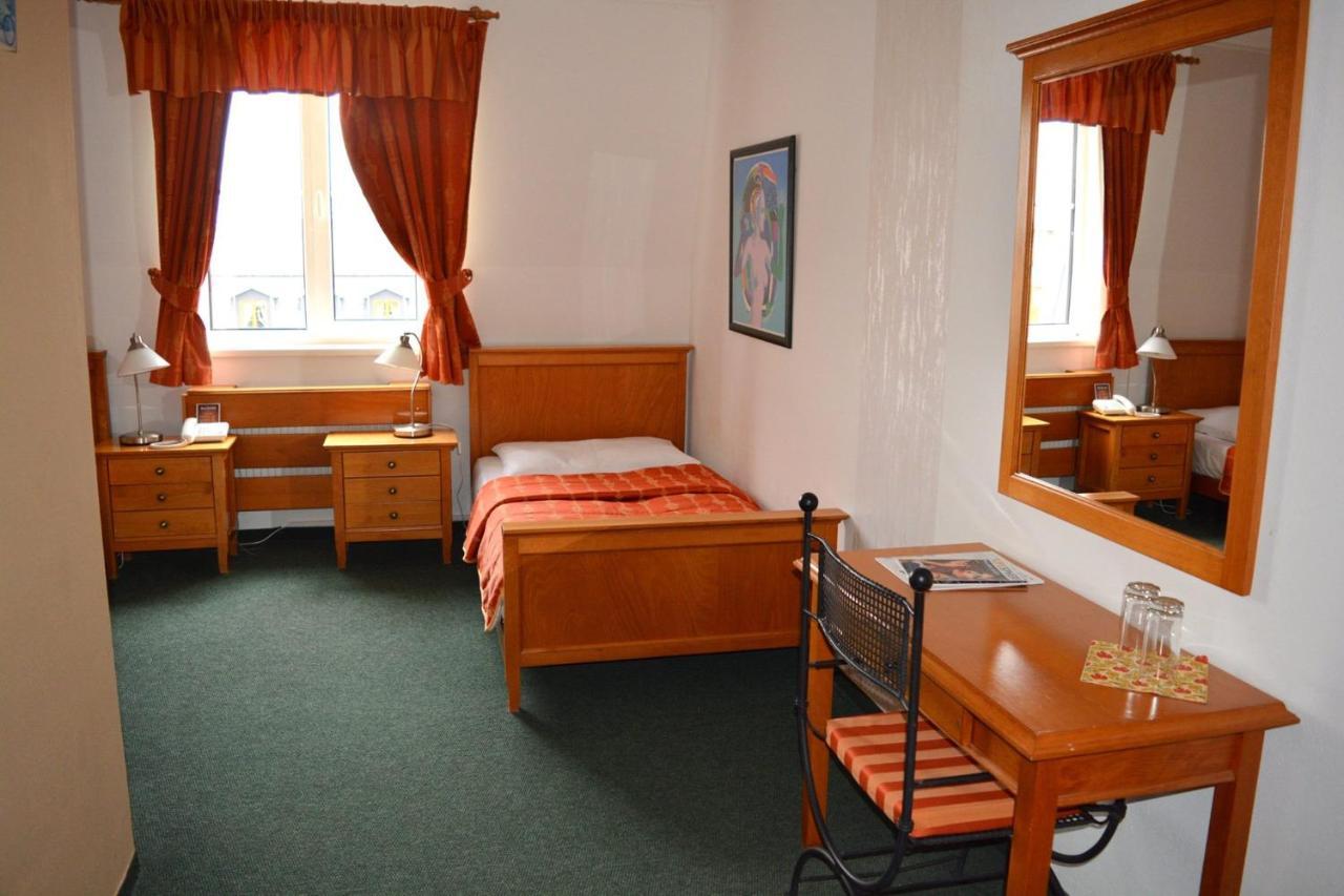 Kastiel Agatka Hotel Chorvatsky Grob Exterior photo
