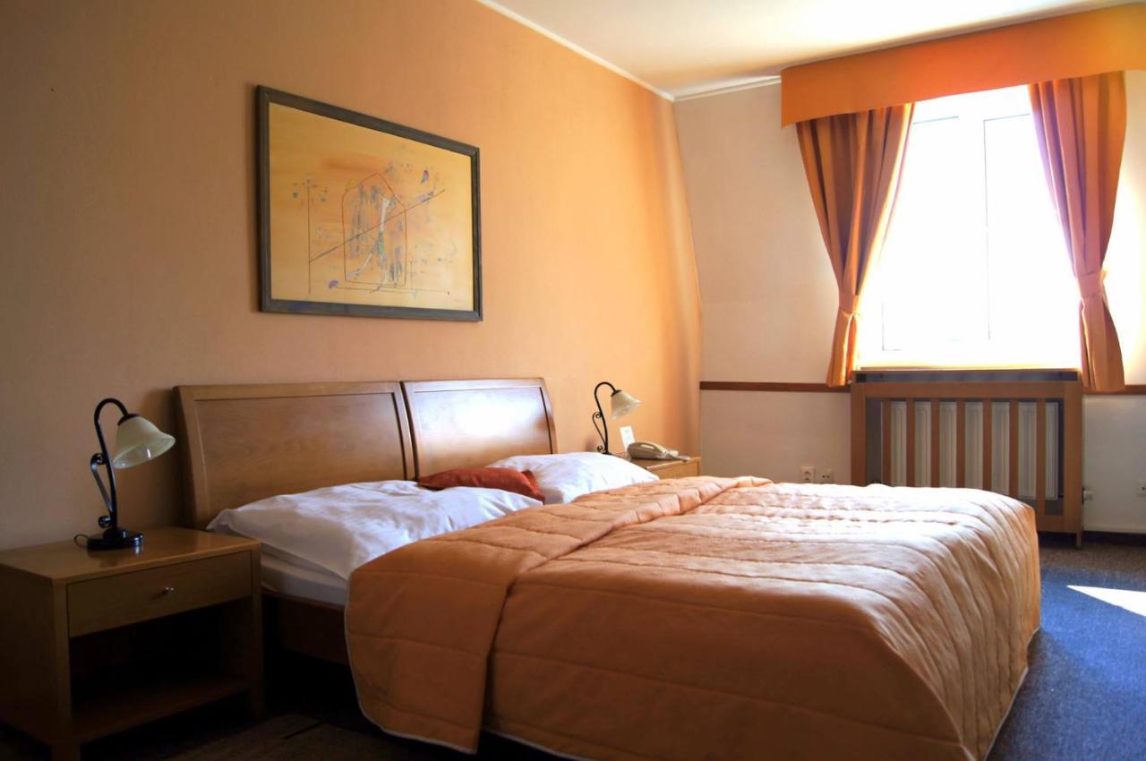Kastiel Agatka Hotel Chorvatsky Grob Exterior photo