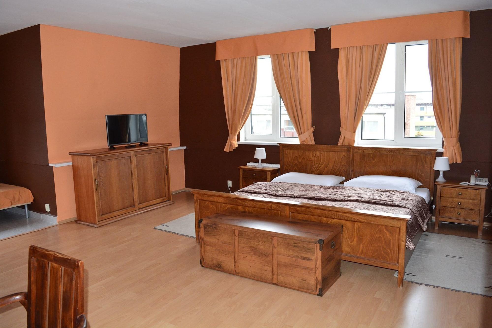 Kastiel Agatka Hotel Chorvatsky Grob Exterior photo