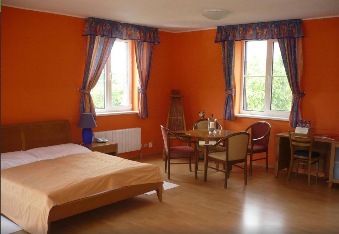 Kastiel Agatka Hotel Chorvatsky Grob Exterior photo