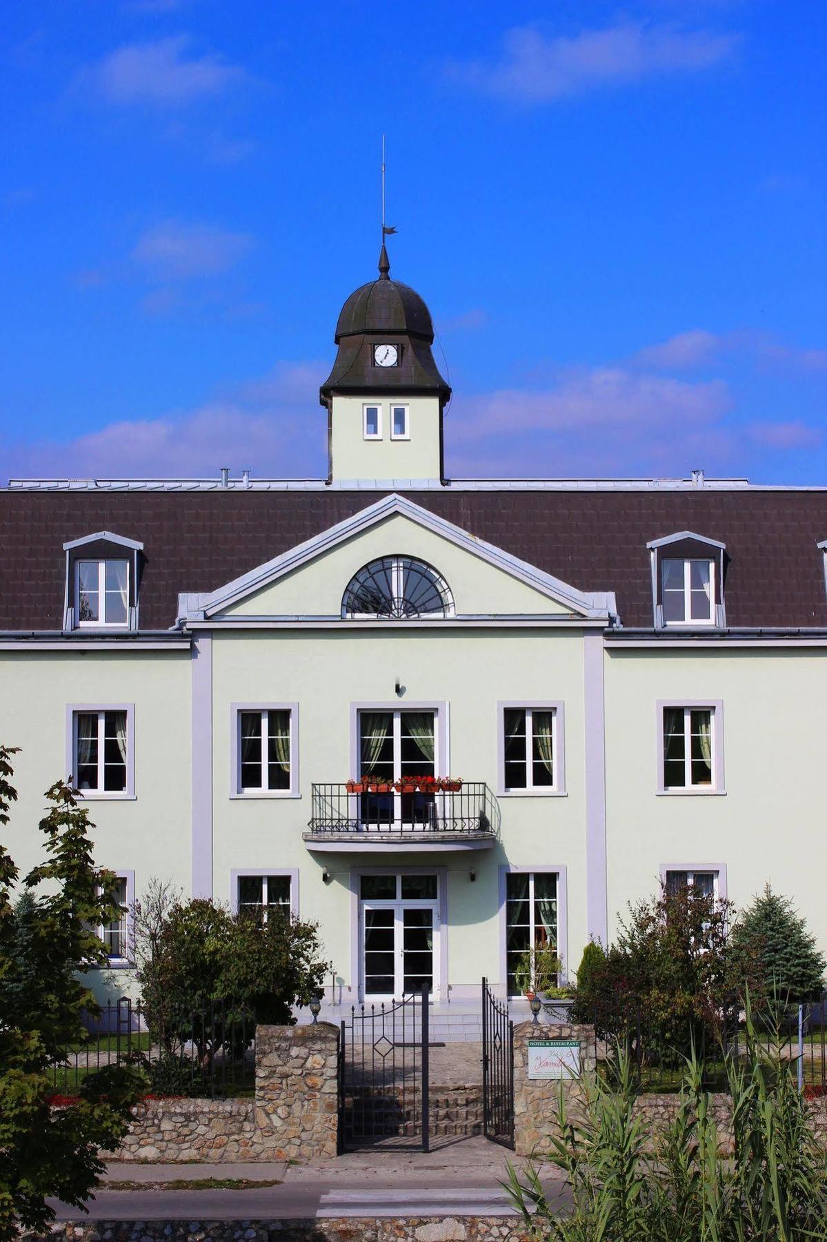 Kastiel Agatka Hotel Chorvatsky Grob Exterior photo